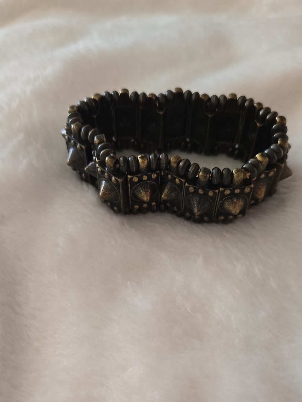 Source Unknown Gold and Black Stretch Bracelet with Stud Accents